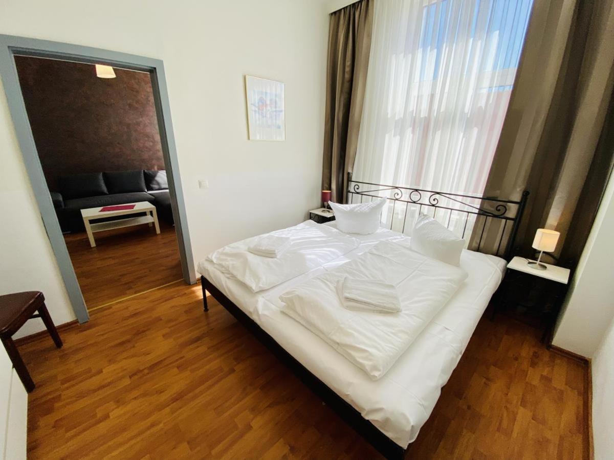 Doppelzimmer Zapfhahn, Direkt Am Alten Strom Rostock Exterior photo
